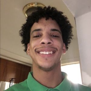 Meet your Posher, Deandre